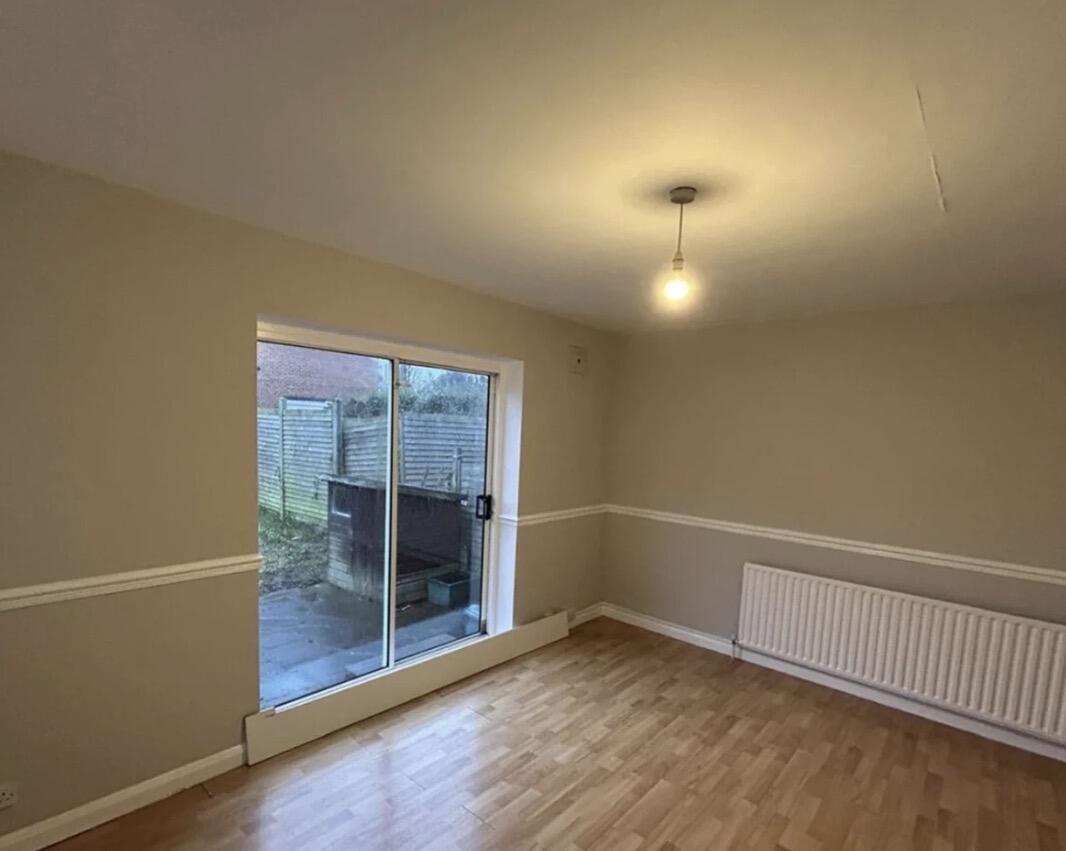 1 bed property in Queens Avenue, Greenford